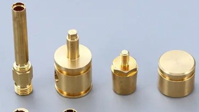 数控机床黄铜3mm内孔研磨，使用60000转高速电主轴提高光洁度