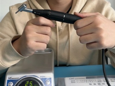 模具狭窄底面位置用什么电动打磨机来打磨抛光？