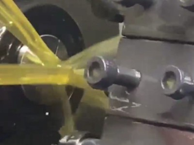 钻小孔1.8mm，排刀机装直径33mm大扭矩电主轴